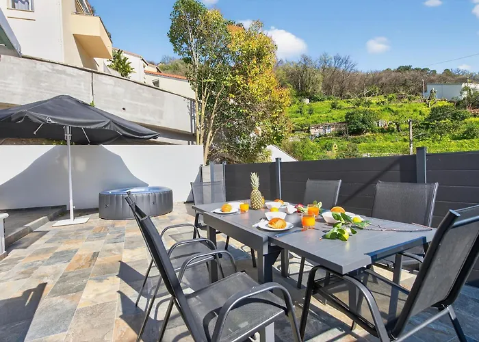 Acacias - Agreable Maison Mitoyenne - Jacuzzi - Parking Prive